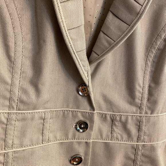 White House Black Market 3/4 Cream Sleeve Blazer - Picture 4 of 4